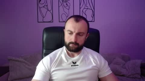 brindlefly69 online show from April 14, 10:48 am