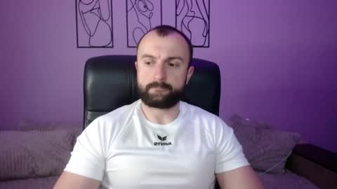 brindlefly69 online show from April 11, 10:30 am