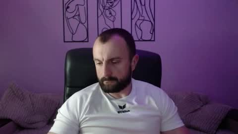 brindlefly69 online show from May 13, 10:34 am