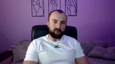 brindlefly69 online show from June 6, 11:27 am