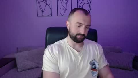 brindlefly69 online show from April 29, 11:04 am