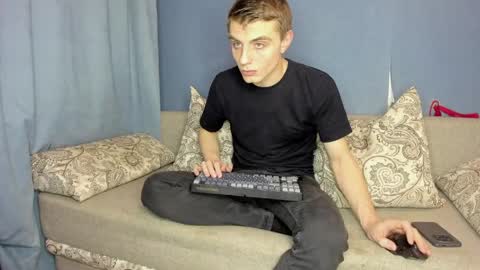 bristlebback online show from April 18, 4:52 pm