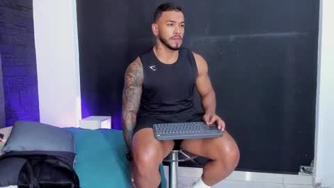 Snapshot of brock_hurn chatting on September 17, 11:17 pm brock_hurn online show from September 17, 11:17 pm