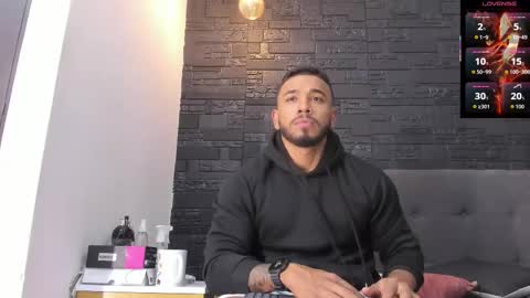 Snapshot of brock_hurn chatting on October 14, 9:00 pm brock_hurn online show from October 14, 9:00 pm