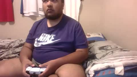 Snapshot of bronxforlife chatting on December 23, 2:45 am bronxforlife online show from December 23, 2:45 am