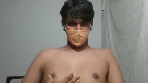 Snapshot of brownguy2505 chatting on January 29, 5:24 pm brownguy2505 online show from January 29, 5:24 pm