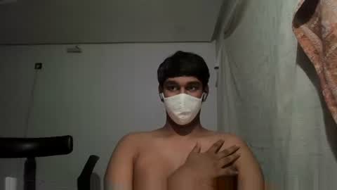 Snapshot of brownguy2505 chatting on January 26, 6:48 pm brownguy2505 online show from January 26, 6:48 pm