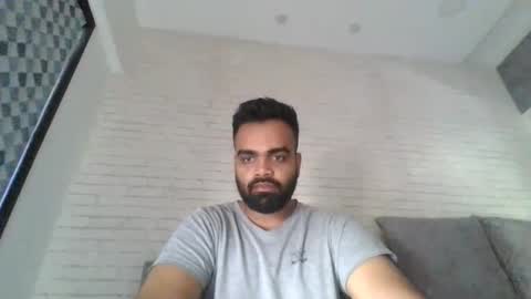 brownstud95 online show from February 4, 5:53 am