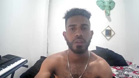 Snapshot of bruce_1111 chatting on October 21, 2:47 am bruce_1111 online show from October 21, 2:47 am