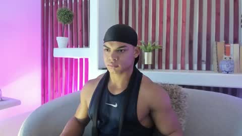 bruce_stroud online show from October 22, 3:21 am