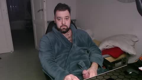 Snapshot of brucemf chatting on December 22, 4:06 pm Bruce online show from December 22, 4:06 pm