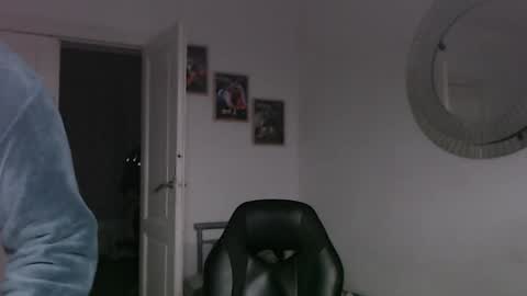 Snapshot of brucemf chatting on January 23, 5:13 am Bruce online show from January 23, 5:13 am