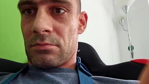 Snapshot of brunc988 chatting on September 16, 9:43 am Brutal fucker online show from September 16, 9:43 am