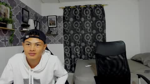 bruno_snow online show from September 12, 4:01 am