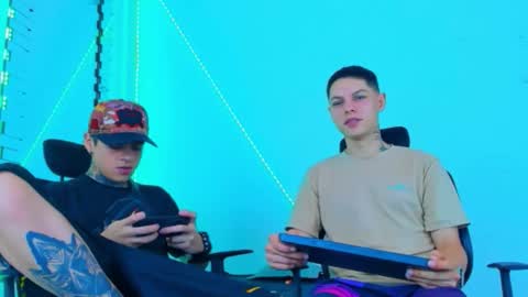 Snapshot of bruno_wild chatting on October 13, 4:18 am Bruno wild online show from October 13, 4:18 am