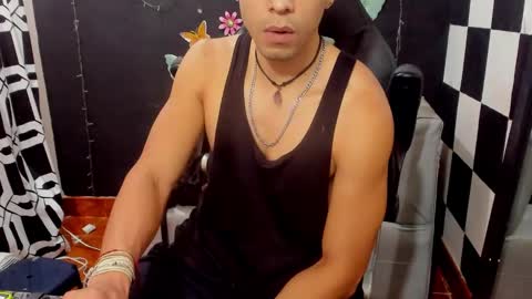 Snapshot of brunocuttie94 chatting on February 16, 6:43 pm Join my fan club here 150 tokens a month online show from February 16, 6:43 pm
