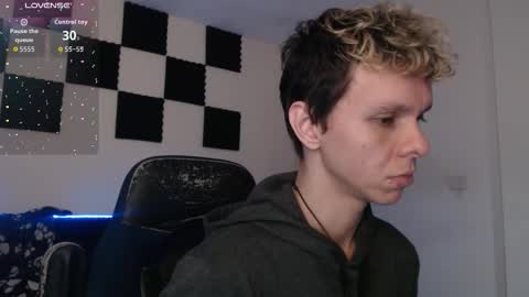 Snapshot of bryamado chatting on October 16, 1:41 pm bryamado online show from October 16, 1:41 pm