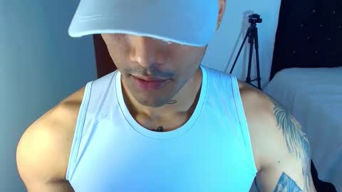 Snapshot of bryan_boy_ chatting on October 16, 11:35 pm bryan online show from October 16, 11:35 pm