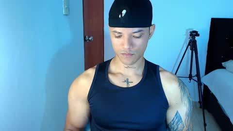 Snapshot of bryan_boy_ chatting on October 18, 12:15 am bryan online show from October 18, 12:15 am