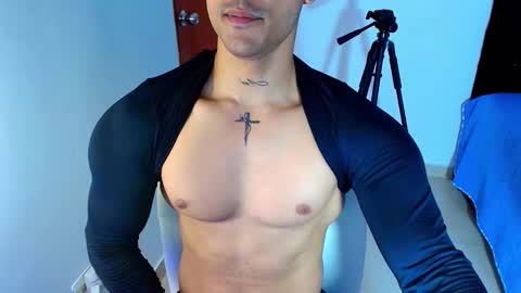 Snapshot of bryan_boy_ chatting on October 10, 12:04 am bryan online show from October 10, 12:04 am