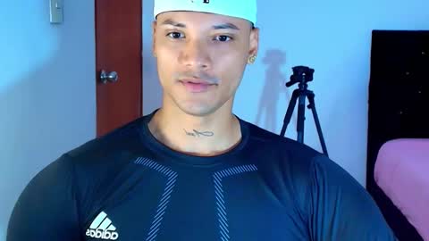 Snapshot of bryan_boy_ chatting on October 25, 10:11 pm bryan online show from October 25, 10:11 pm