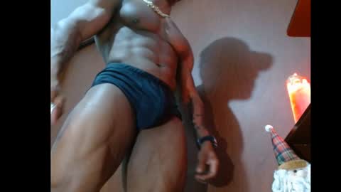 Snapshot of bryan_colen chatting on January 22, 2:04 am Enjoy the best muscle straws online show from January 22, 2:04 am