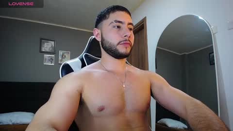 Snapshot of bryan_oficials chatting on December 26, 3:38 am bryan_oficials online show from December 26, 3:38 am