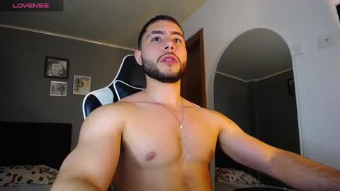 Snapshot of bryan_oficials chatting on December 3, 1:39 am bryan_oficials online show from December 3, 1:39 am