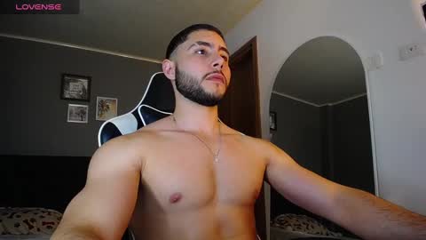 Snapshot of bryan_oficials chatting on December 11, 4:19 am bryan_oficials online show from December 11, 4:19 am