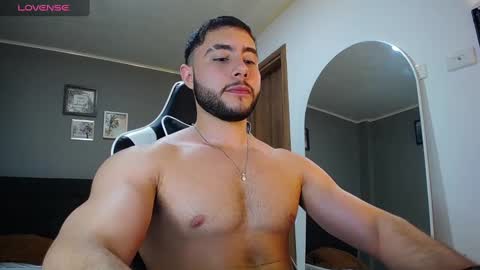Snapshot of bryan_oficials chatting on December 23, 2:56 am bryan_oficials online show from December 23, 2:56 am