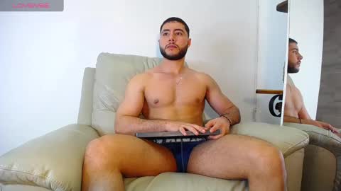 Snapshot of bryan_oficials chatting on January 27, 3:26 am bryan_oficials online show from January 27, 3:26 am