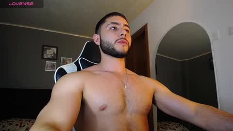 Snapshot of bryan_oficials chatting on December 7, 3:25 am bryan_oficials online show from December 7, 3:25 am