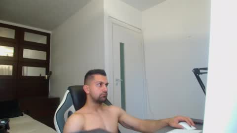 BryceReign online show from April 18, 5:42 am