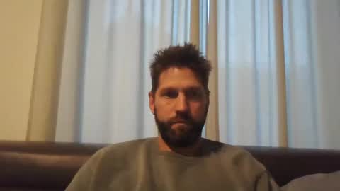 Snapshot of bubblebee1982 chatting on October 19, 4:10 pm bubblebee1982 online show from October 19, 4:10 pm