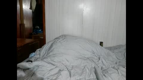 Snapshot of bubblebutt417 chatting on February 24, 5:32 am Max candi online show from February 24, 5:32 am