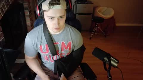 BubblebuttBdn online show from April 24, 2:25 am