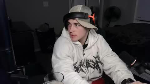 Snapshot of bubblebuttbdn chatting on October 31, 3:52 am BubblebuttBdn online show from October 31, 3:52 am