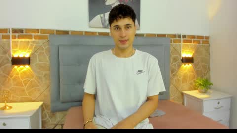 Snapshot of buddy_whitte chatting on February 22, 11:24 am Buddy Whitte online show from February 22, 11:24 am