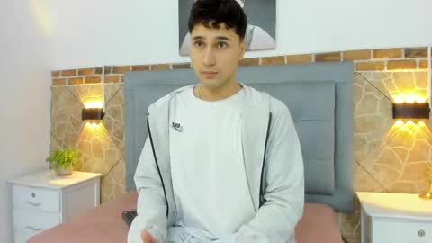 Snapshot of buddy_whitte chatting on February 20, 11:20 am Buddy Whitte online show from February 20, 11:20 am