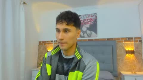 Snapshot of buddy_whitte chatting on February 14, 11:21 am Buddy Whitte online show from February 14, 11:21 am