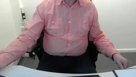 Snapshot of buggemann chatting on October 31, 7:23 am buggemann online show from October 31, 7:23 am