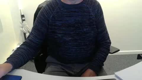Snapshot of buggemann chatting on September 18, 3:41 am buggemann online show from September 18, 3:41 am