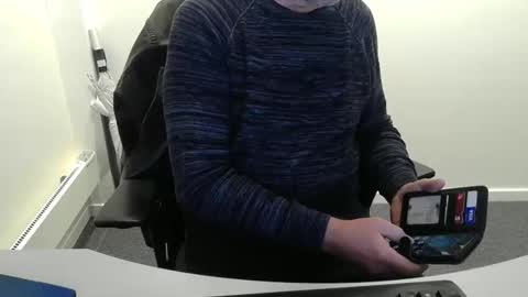 Snapshot of buggemann chatting on October 27, 5:21 am buggemann online show from October 27, 5:21 am