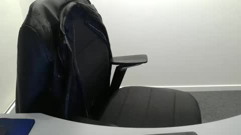 Snapshot of buggemann chatting on October 14, 4:08 am buggemann online show from October 14, 4:08 am