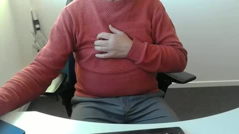 Snapshot of buggemann chatting on September 30, 6:40 am buggemann online show from September 30, 6:40 am