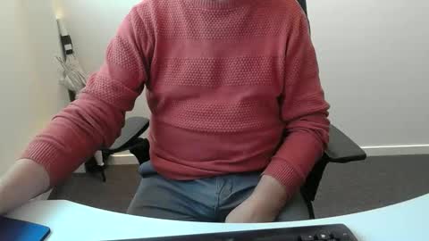 Snapshot of buggemann chatting on October 2, 8:29 am buggemann online show from October 2, 8:29 am