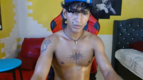Snapshot of bull_cam chatting on September 25, 8:41 pm bull_cam online show from September 25, 8:41 pm