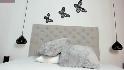 Snapshot of bunny_maxxi chatting on December 6, 1:00 pm bunny online show from December 6, 1:00 pm