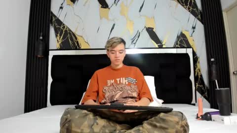 Snapshot of bunny_maxxi chatting on December 12, 12:44 pm bunny online show from December 12, 12:44 pm