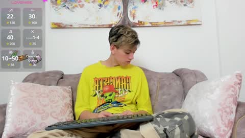 Snapshot of bunny_maxxi chatting on December 28, 2:33 pm bunny online show from December 28, 2:33 pm